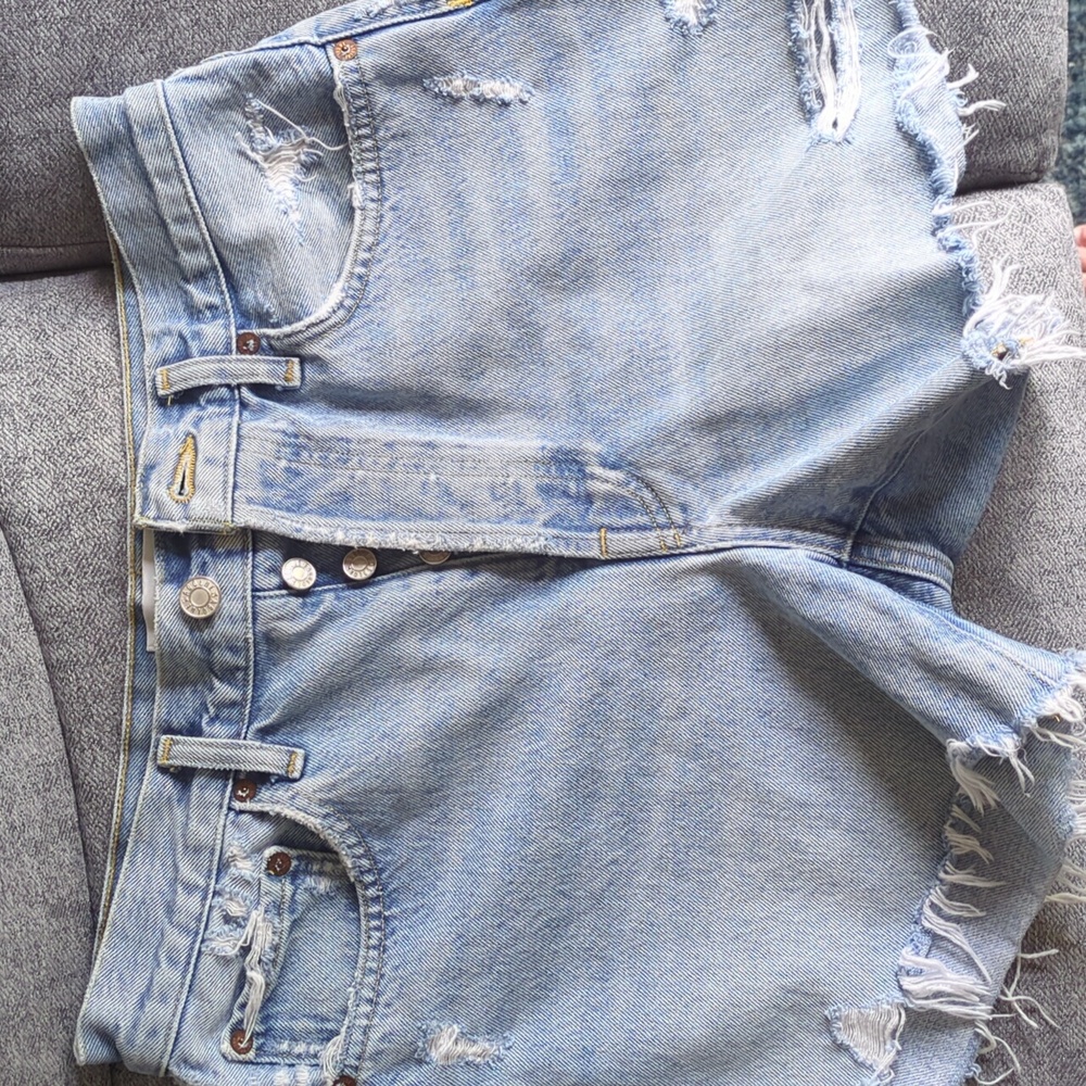 Agolde Parker Long short - color is Swapmeet. Size 28. EUC
